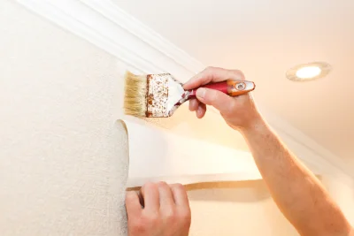 Pose de papier peint à la Renaudie — revêtements muraux et toiles de verre